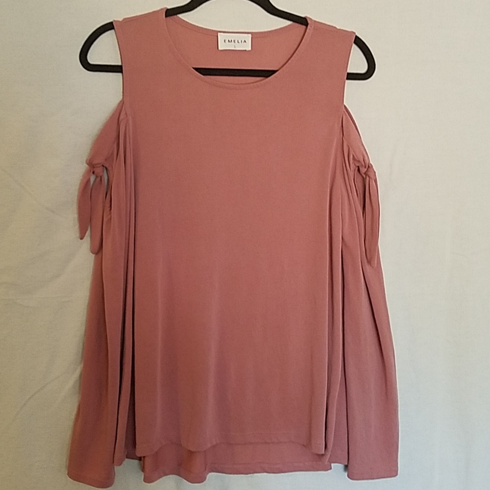 💥3 for $10💥 Cold shoulder long sleeve top